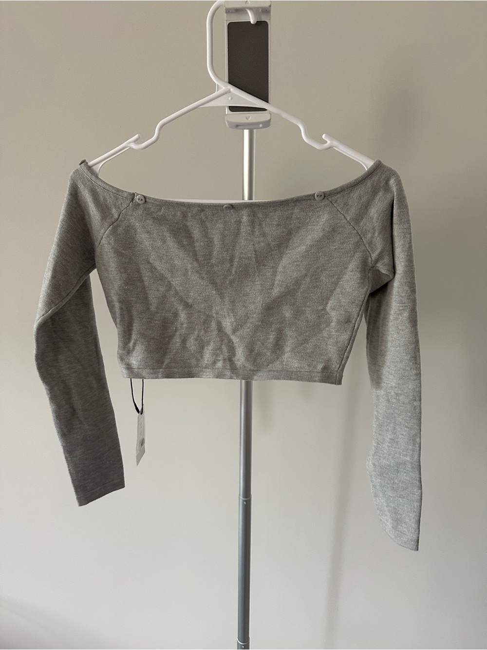 Cider Gray Off-Shoulder Ribbed Button Crop Top - Picture 2 of 3